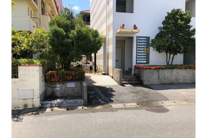1K Apartment, Japan — image 13
