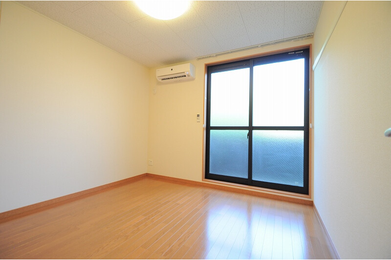 1K Apartment, Japan — image 4