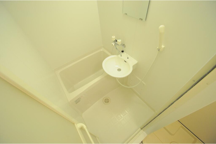 1K Apartment, Japan — image 7