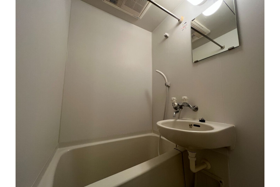 1K Apartment, Japan — image 14