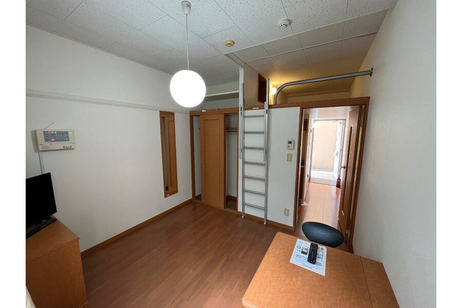 1K Apartment, Japan — image 4
