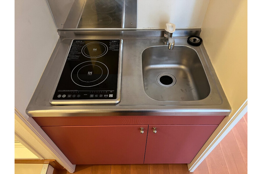1K Apartment, Japan — image 7