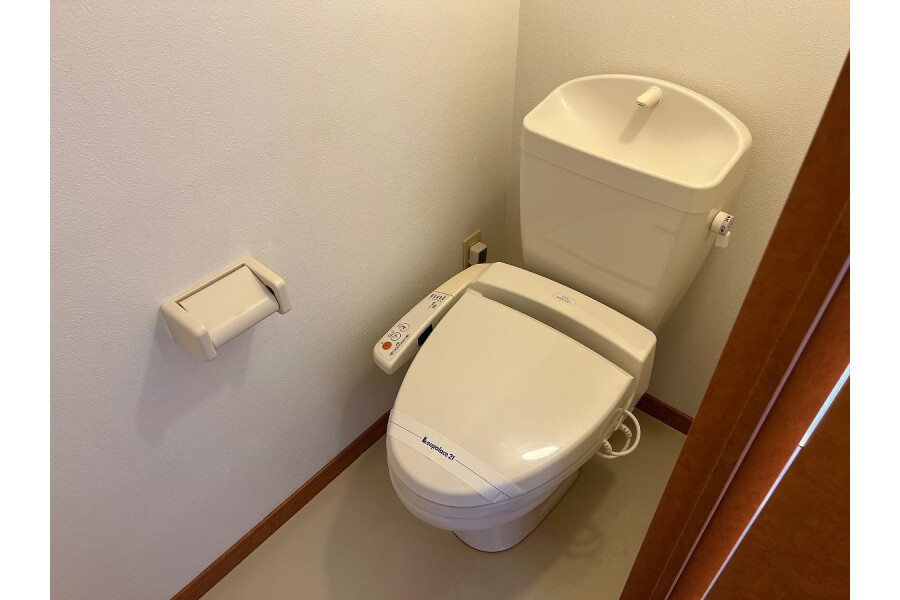 1K Apartment, Japan — image 9