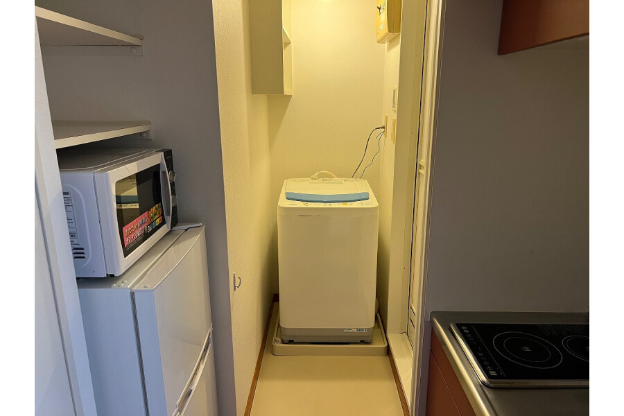 1K Apartment, Japan — image 11