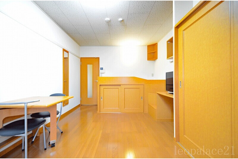 1K Apartment, Japan — image 3