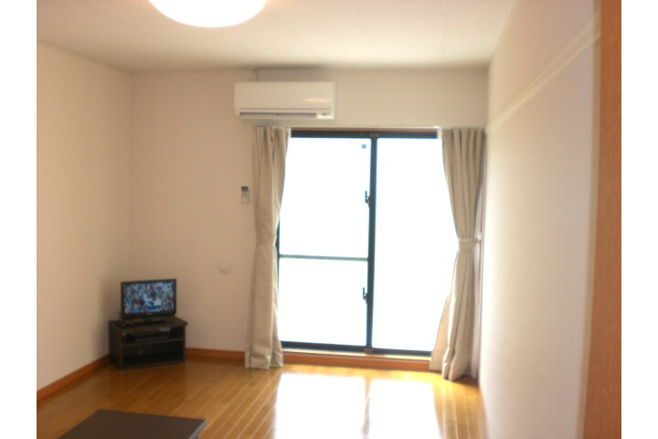 1K Apartment, Japan — image 4
