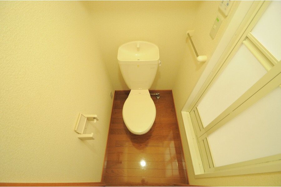 1K Apartment, Japan — image 8
