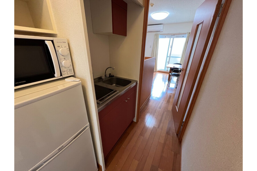 1K Apartment, Japan — image 8