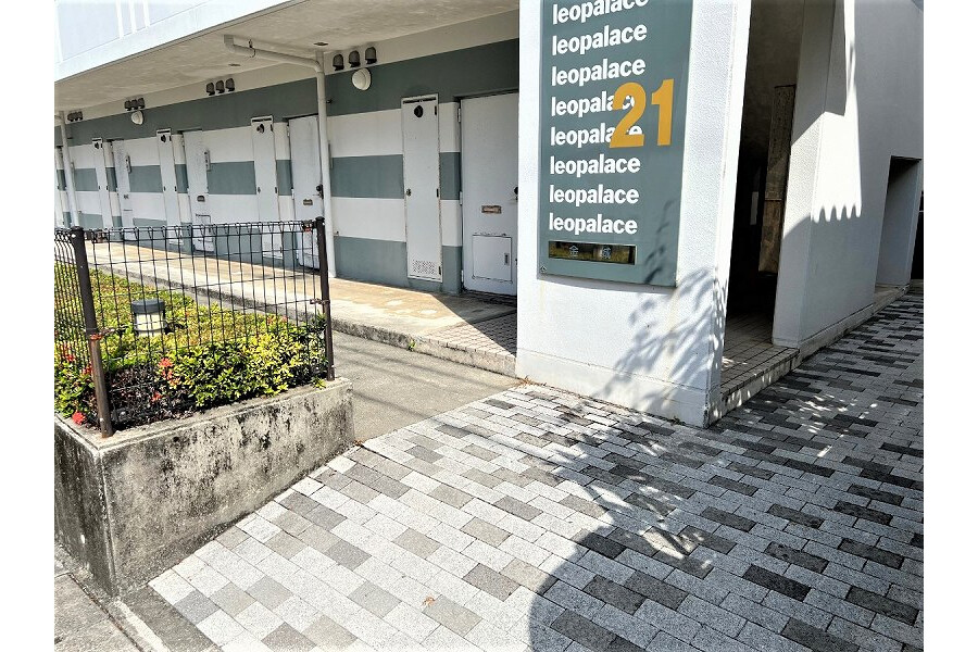 1K Apartment, Japan — image 12
