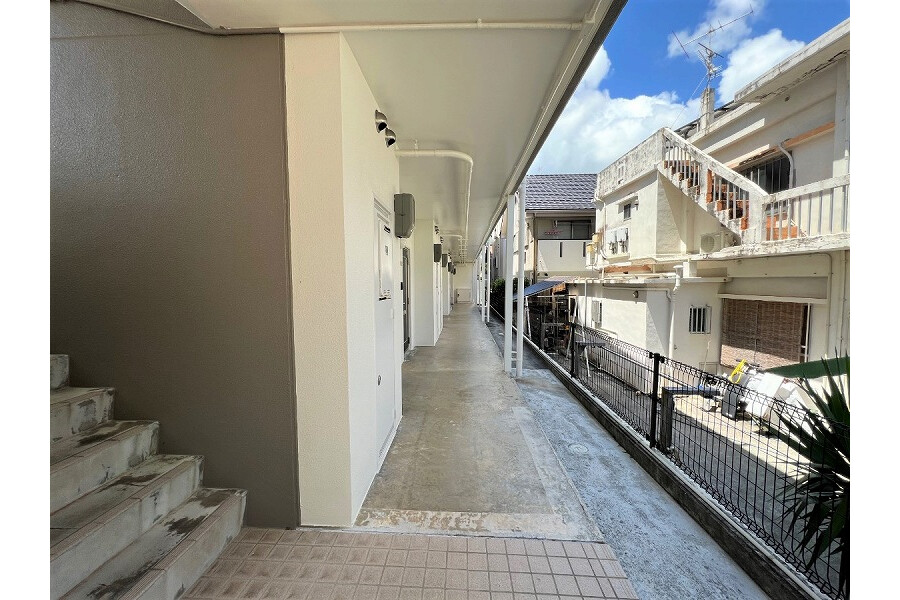 1K Apartment, Japan — image 12