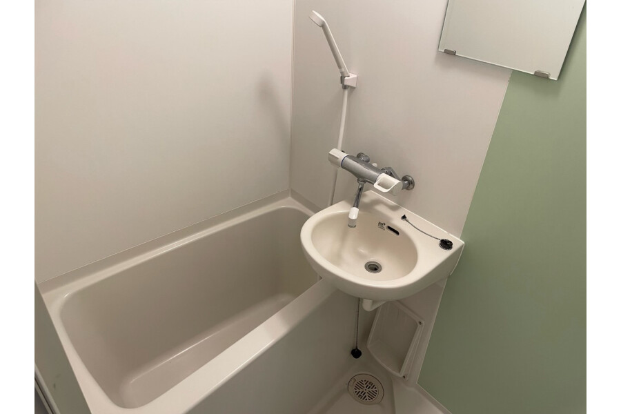 1K Apartment, Japan — image 11