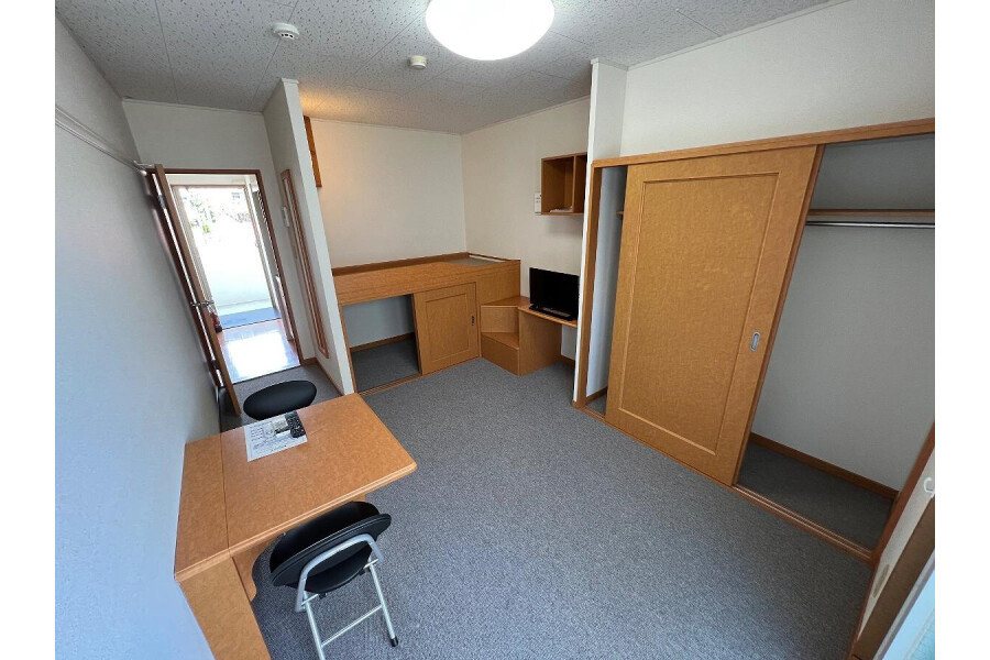 1K Apartment, Japan — image 3