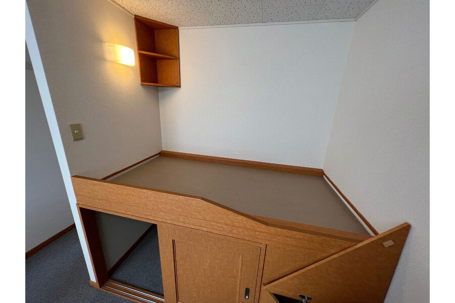 1K Apartment, Japan — image 6