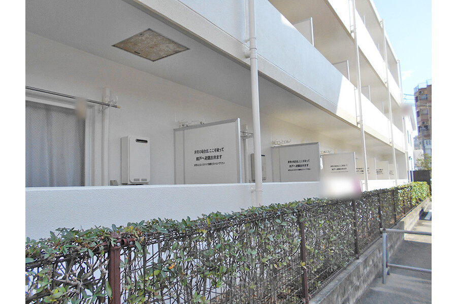 1K Apartment, Japan — image 13