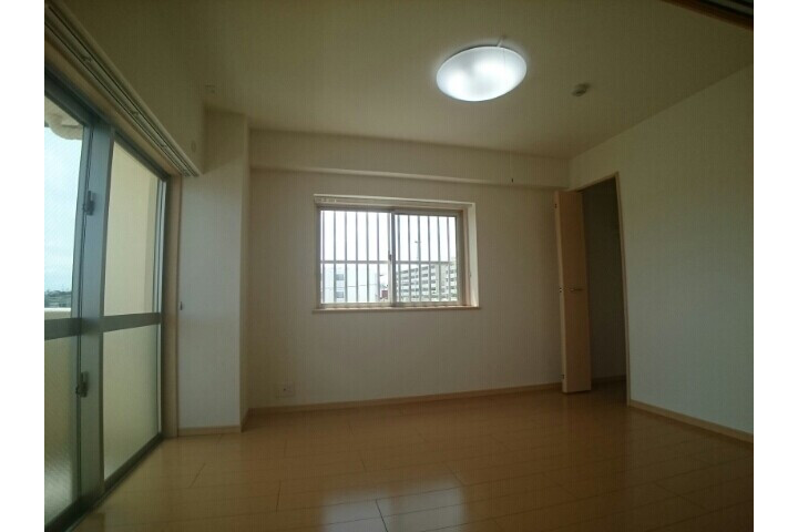 2LDK Apartment, Japan — image 4