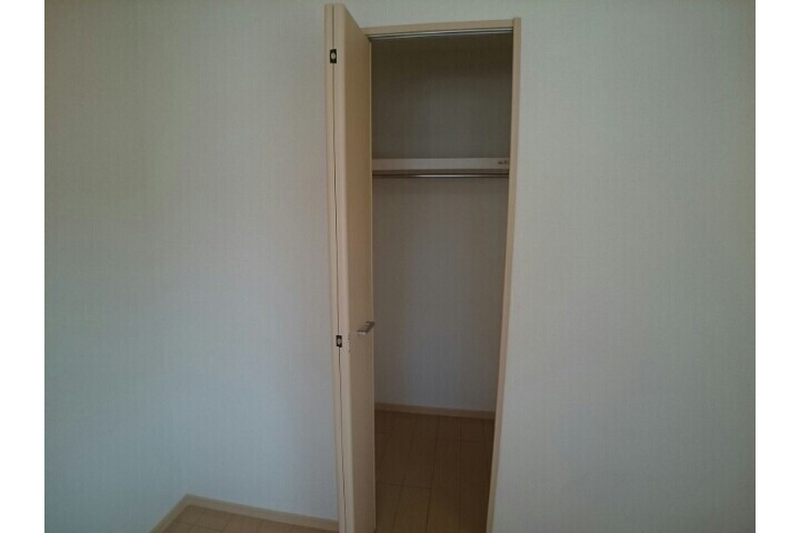 2LDK Apartment, Japan — image 5