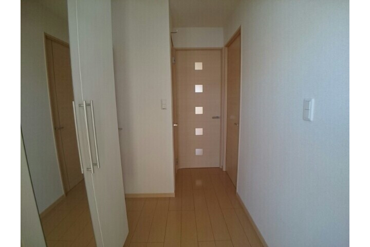 2LDK Apartment, Japan — image 11