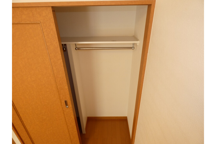 1K Apartment, Japan — image 8