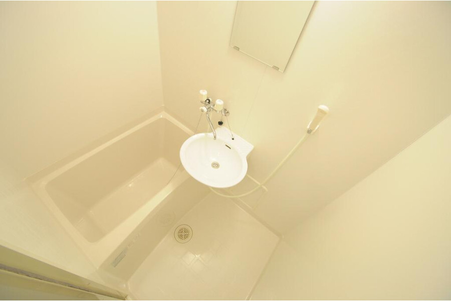 1K Apartment, Japan — image 7