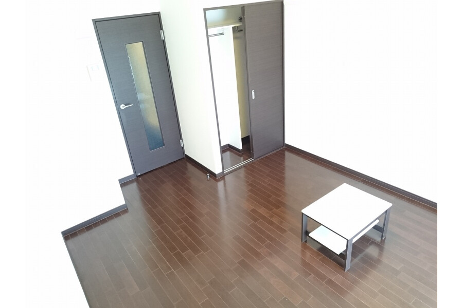 1K Apartment, Japan — image 5