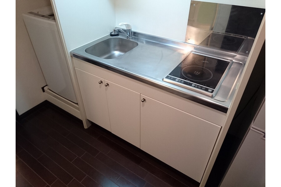 1K Apartment, Japan — image 6
