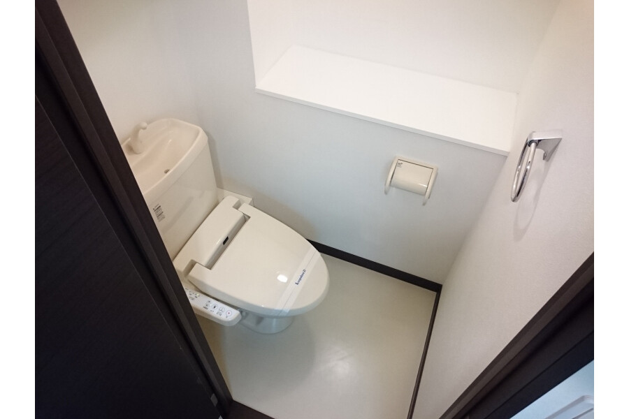 1K Apartment, Japan — image 10