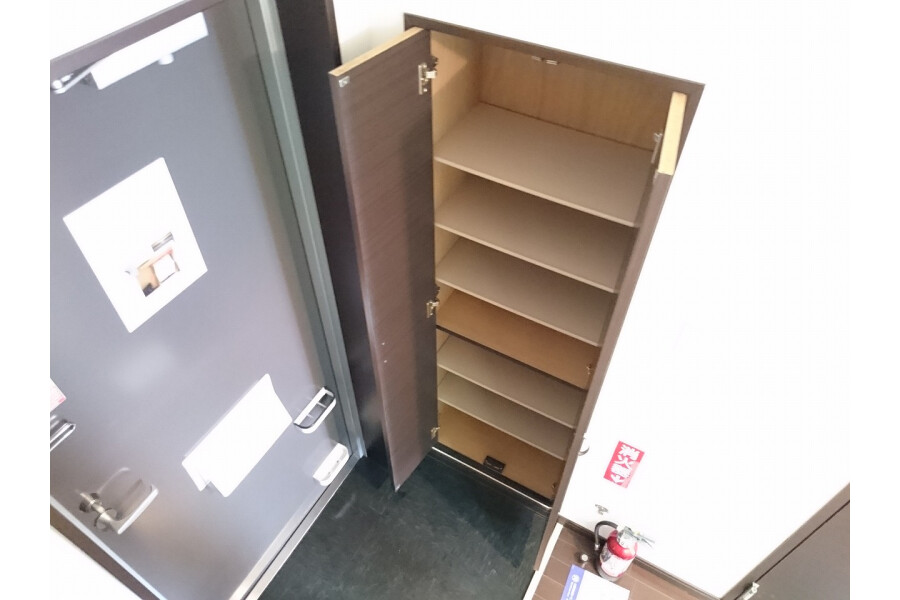1K Apartment, Japan — image 11