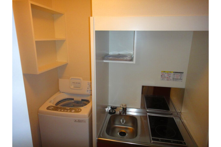 1K Apartment, Japan — image 6
