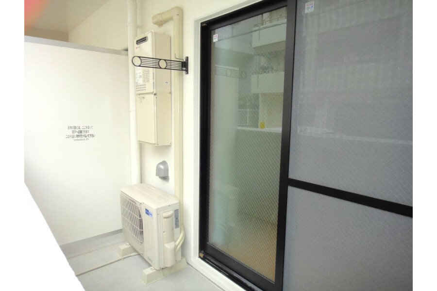 1K Apartment, Japan — image 10