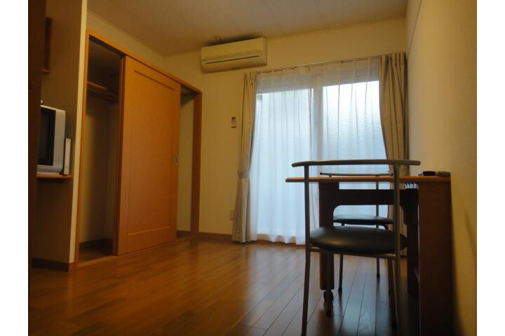 1K Apartment, Japan — image 4