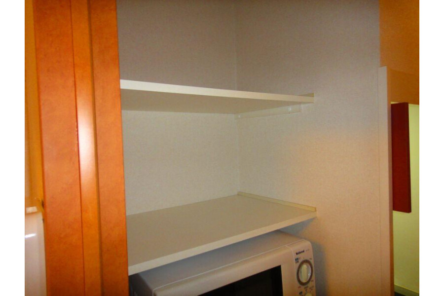 1K Apartment, Japan — image 9