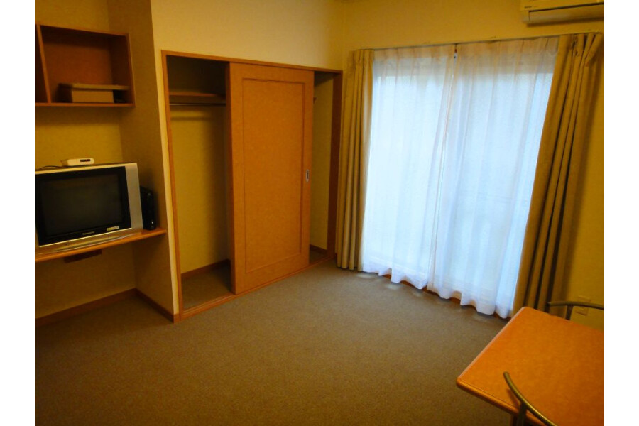 1K Apartment, Japan — image 5