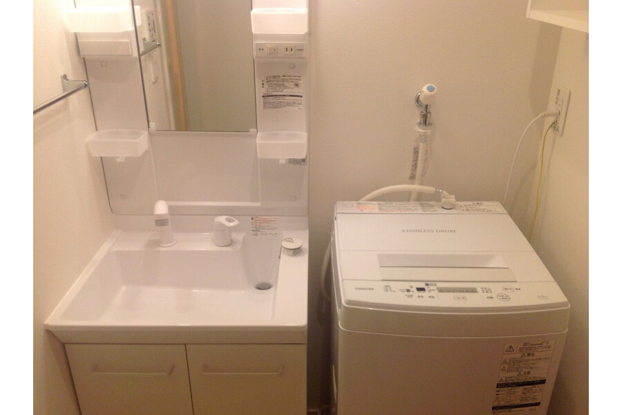 1K Apartment, Japan — image 7