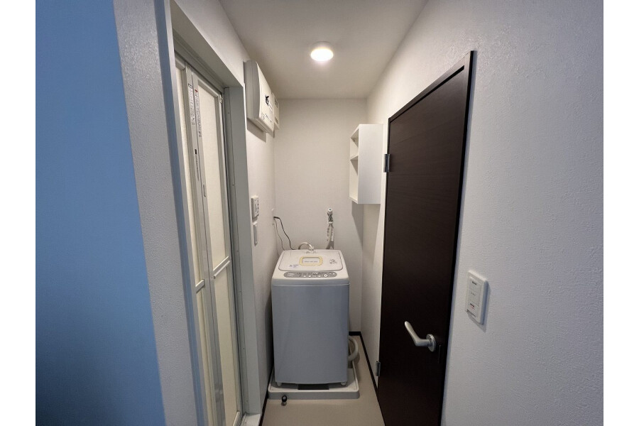 1K Apartment, Japan — image 11