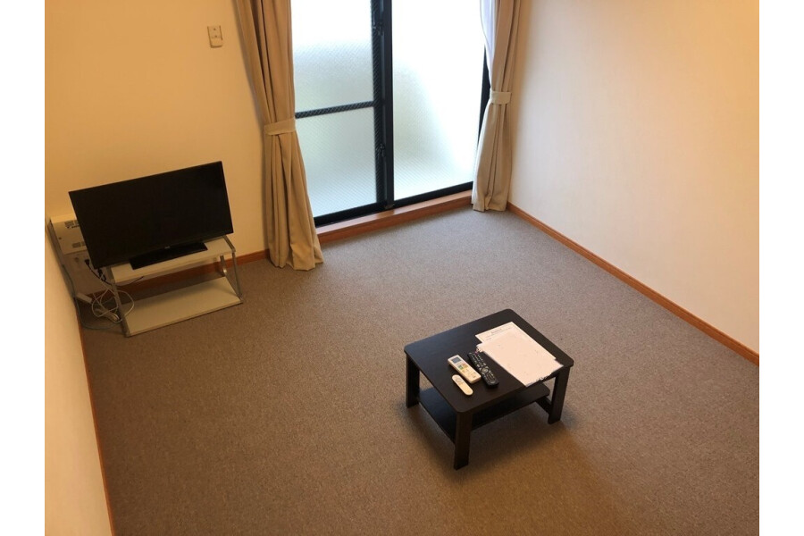1K Apartment, Japan — image 3