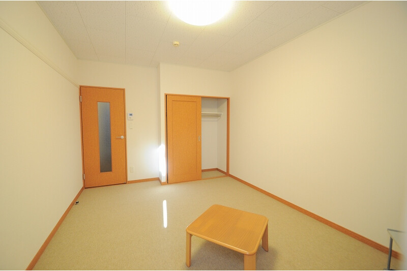 1K Apartment, Japan — image 4