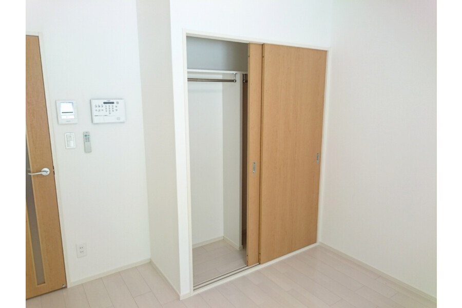 1K Apartment, Japan — image 6