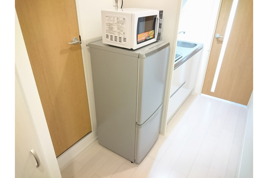 1K Apartment, Japan — image 9