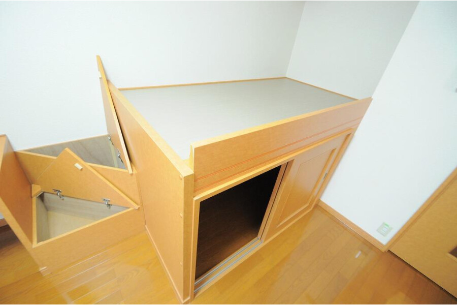 1K Apartment, Japan — image 6