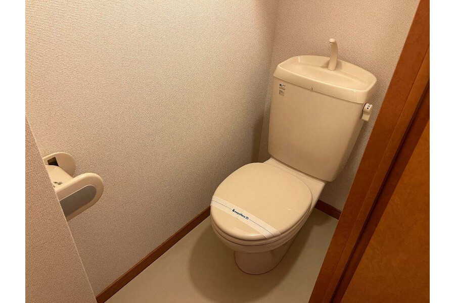 1K Apartment, Japan — image 9