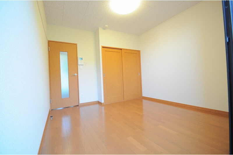 1K Apartment, Japan — image 4
