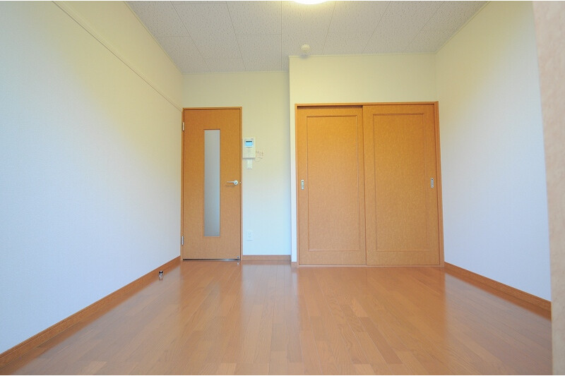1K Apartment, Japan — image 3