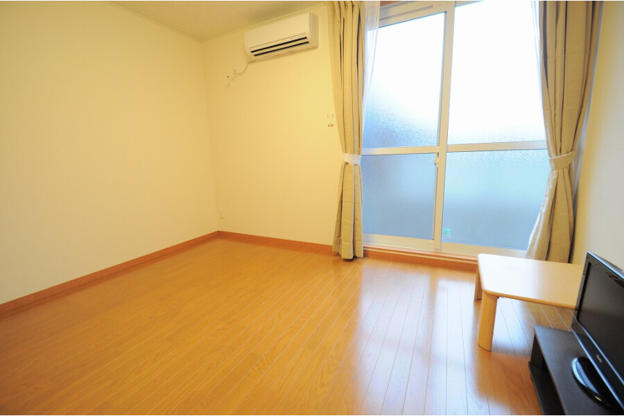 1K Apartment, Japan — image 5