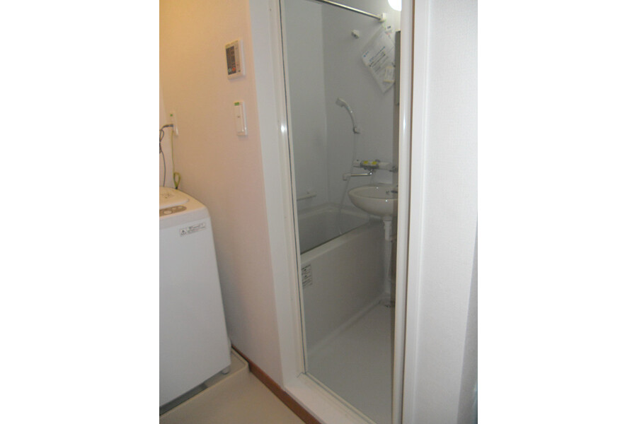 1K Apartment, Japan — image 10