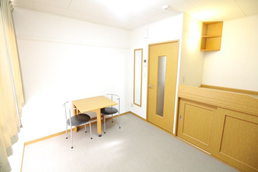 1K Apartment, Japan — image 4