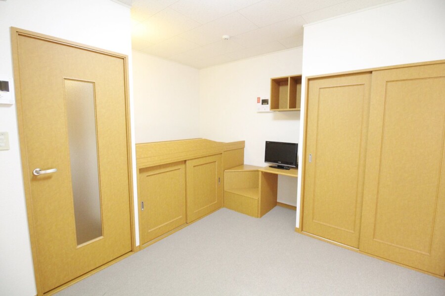 1K Apartment, Japan — image 8