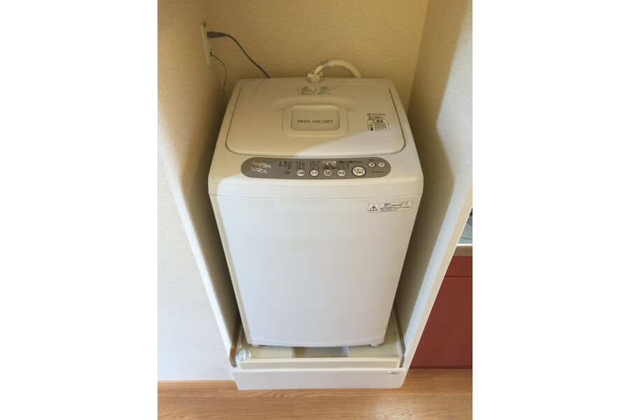 1K Apartment, Japan — image 11
