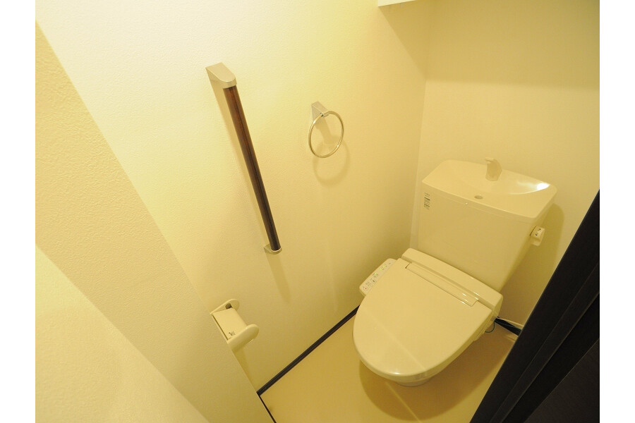 1K Apartment, Japan — image 9