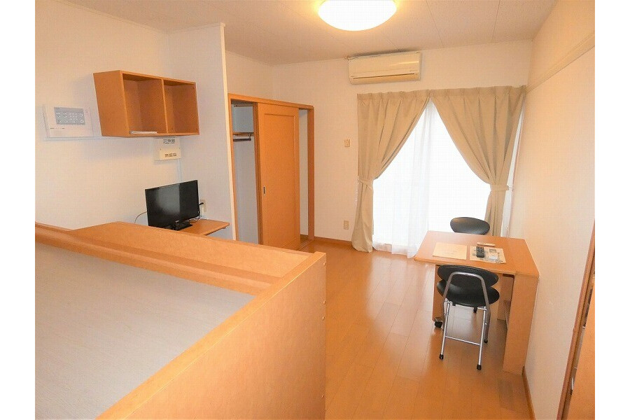 1K Apartment, Japan — image 5