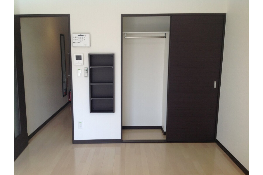 1K Apartment, Japan — image 4